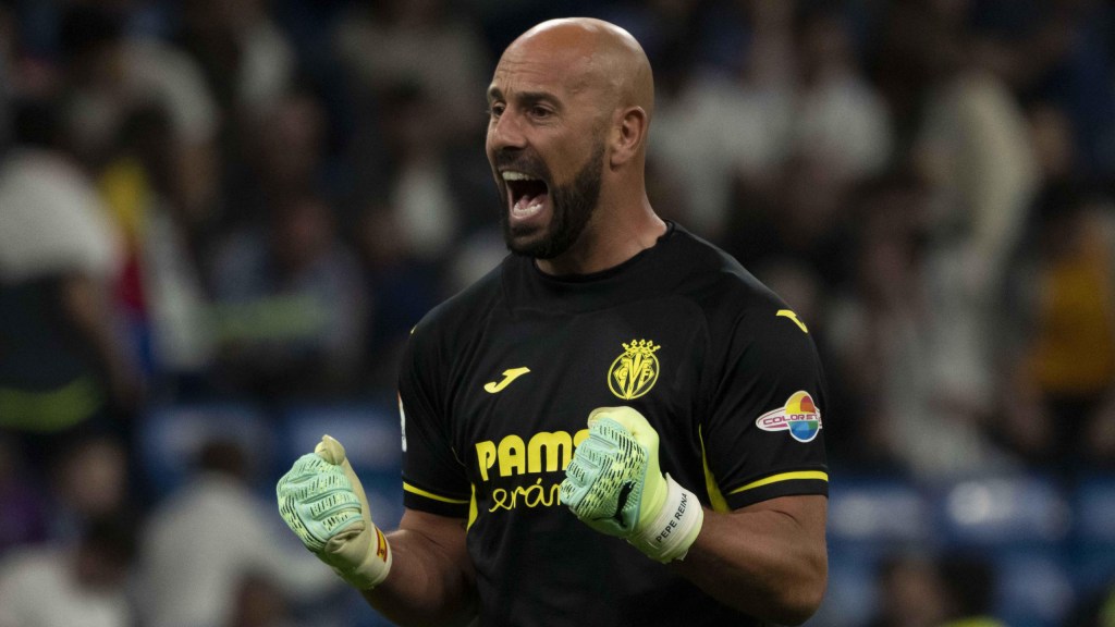 Reina renueva con el Villarreal y se convierte en el jugador de más edad para esta próxima Liga
